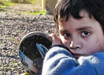 Generații întregi de copii care poartă povara singurătății