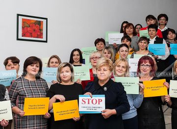 Femeile din FSCRE susțin Campania naţională de combatere a violenţei
