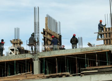 Informare despre drepturile oferite angajaţilor la construcţii în Israel