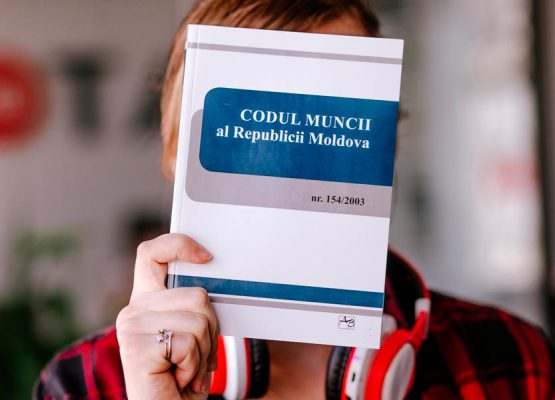 CNSM a obținut clarificări oficiale privind dreptul salariaților-părinți la zile libere plătite în situații excepționale