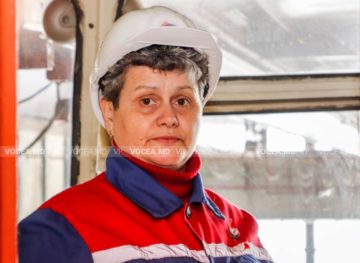 Нина Чеботарь – единственная женщина-крановщик в АО «Termoelectrica»