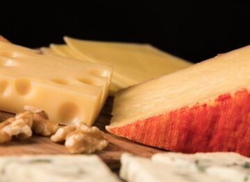 Искушение сыром: Как очаровать гостей изысканными вкусами!