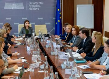 Implementarea Legii privind egalitatea salarială: o urgență