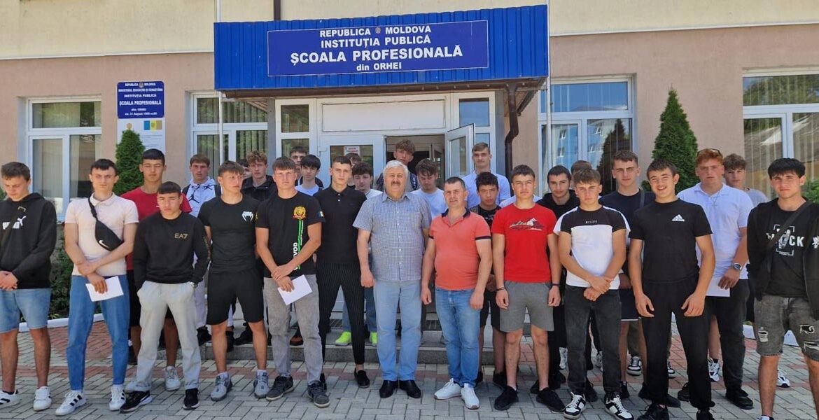 „Ora dialogului social”, susținută de sindicaliști în școli profesionale