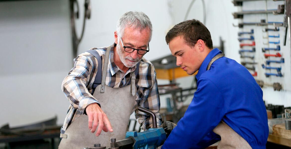 Валовая средняя зарплата в Молдове приближается к 15500 леям