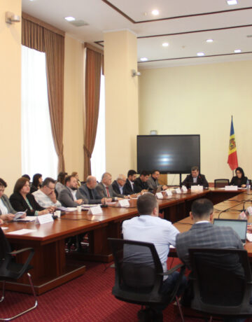 Măsuri pentru protecția drepturilor salariaților, discutate în ședință Comisiei naționale pentru consultări și negocieri colective