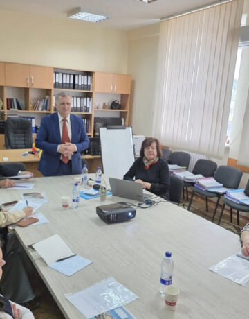 Atelier la Orhei pentru sprijinirea tinerilor profesori debutanți, organizat de FSEȘ