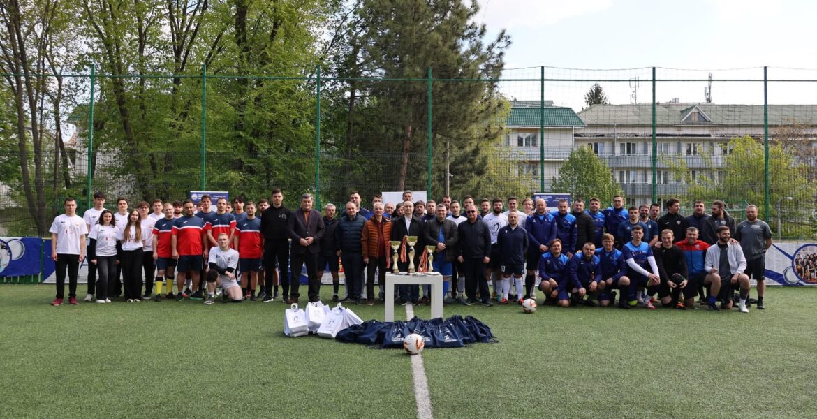 Medici și studenți la medicină au promovat combaterea extenuării profesionale prin sport și solidaritate