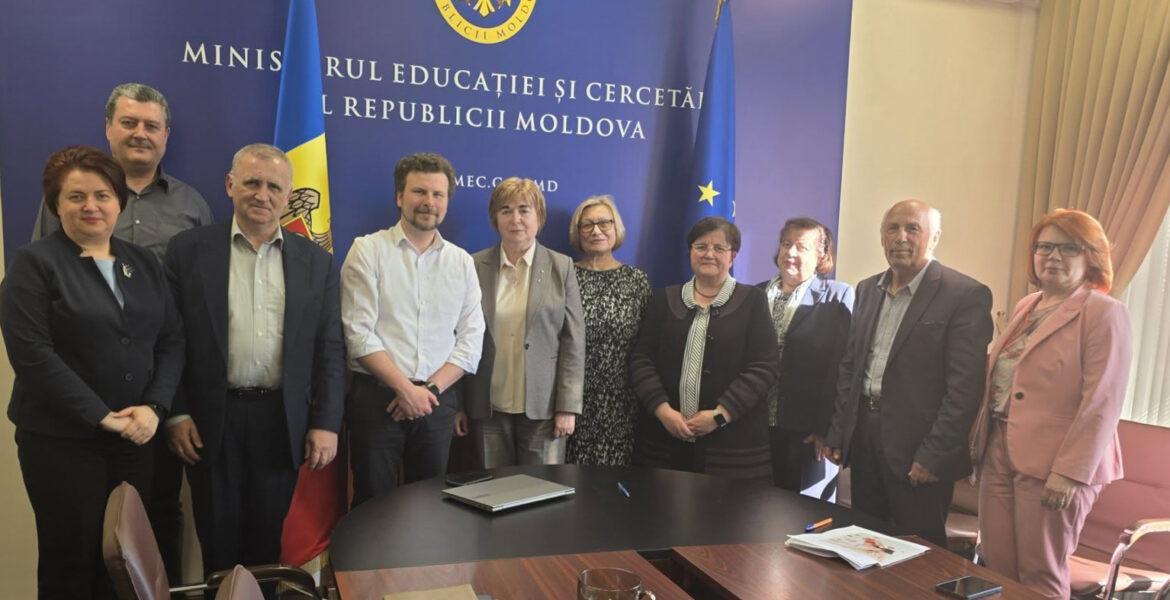 Dialog social privind reformele din educație: MEC și FSEȘ au discutat subiecte prioritare pentru sistemul educațional