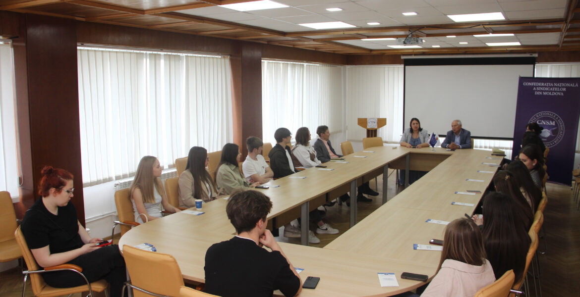 Studenții ASEM, informați despre rolul sindicatelor și drepturile tinerilor în câmpul muncii