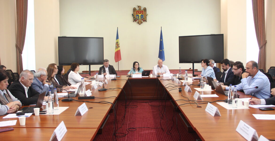Reforma sistemului de salarizare, sprijinul pentru tinerii specialiști și aplicarea legislației muncii, discutate în cadrul CNCNC