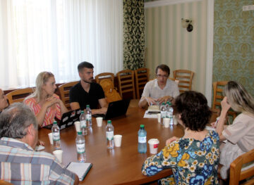 Dialog privind consolidarea cadrului de securitate și sănătate în muncă: consultări între CNSM și experții Proiectului Twinning UE în domeniul SSM Dialog privind consolidarea cadrului de securitate și sănătate în muncă: consultări între CNSM și experții Proiectului Twinning UE în domeniul SSM