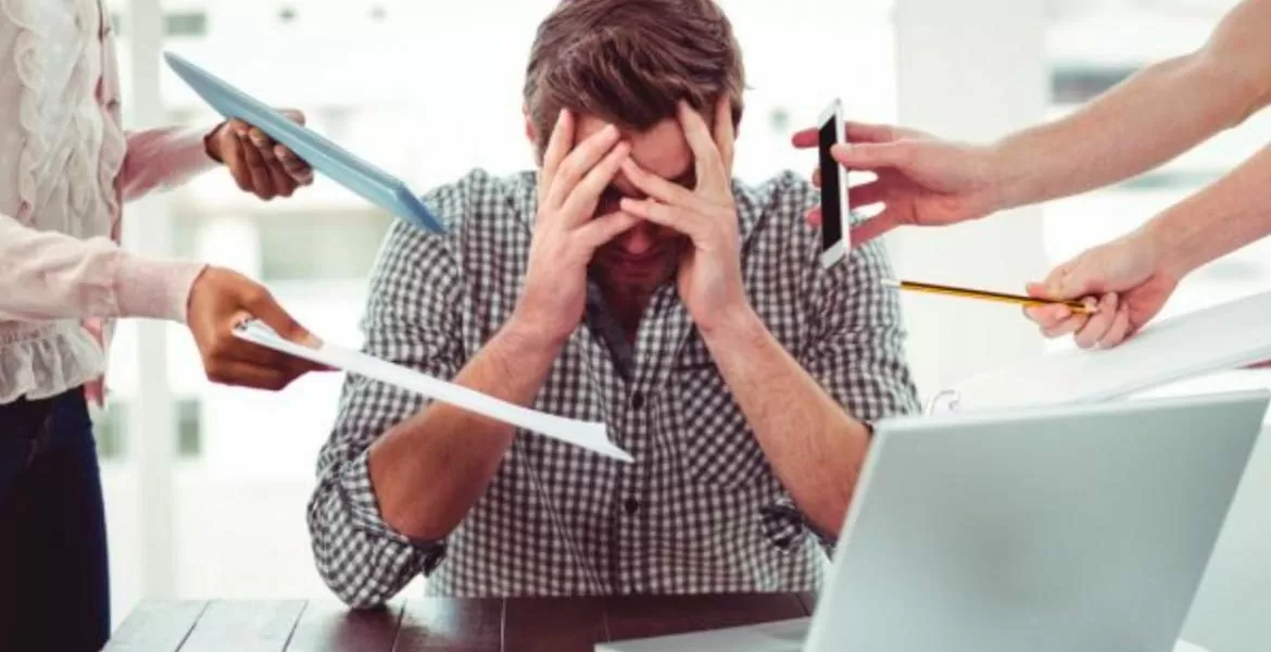 Soluții pentru a depăși stresul la locul de muncă